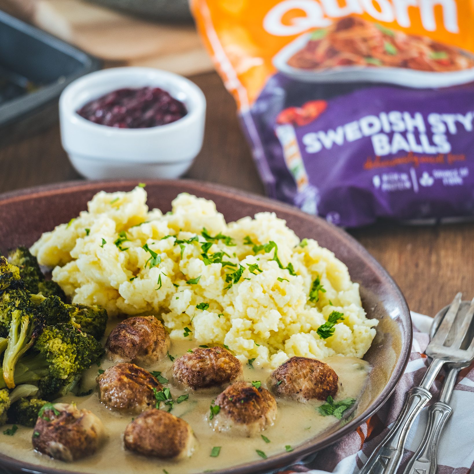 Quorn Vegetarian Swedish Style Balls in a creamy sauce served with Knorr mashed potatoes 